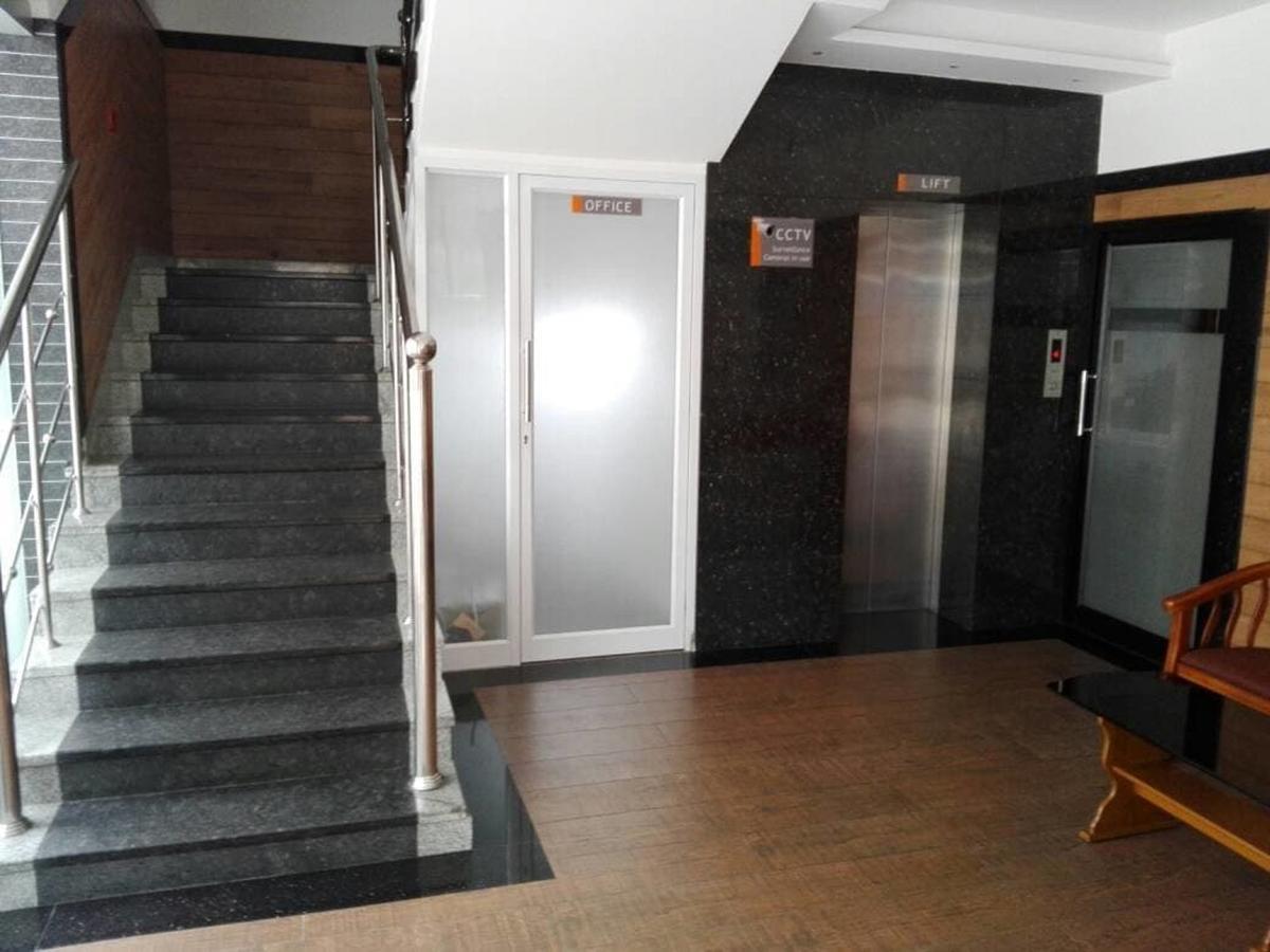 Pgs Inn Kochi Exteriör bild