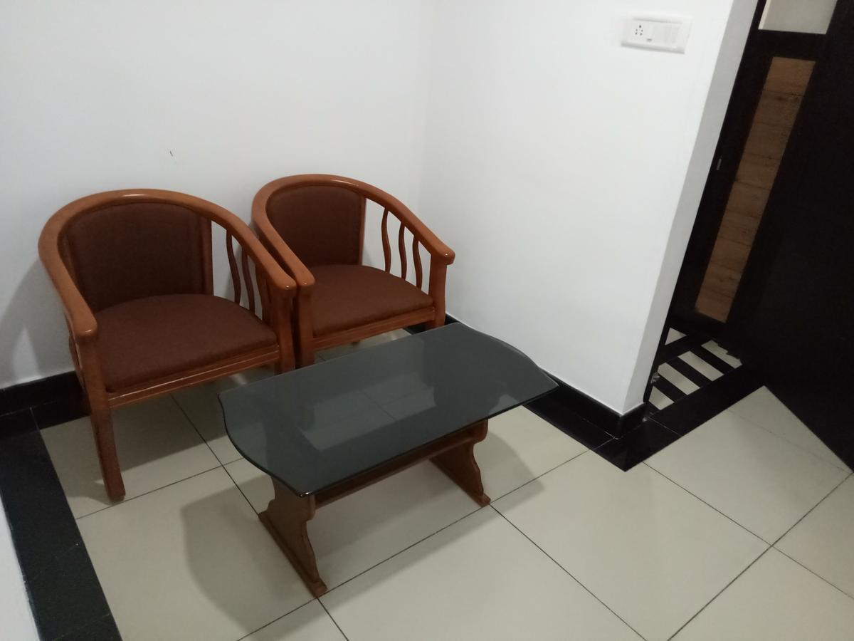 Pgs Inn Kochi Exteriör bild