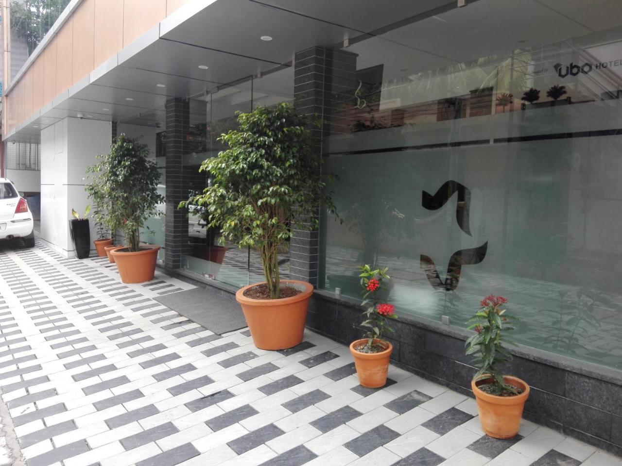 Pgs Inn Kochi Exteriör bild